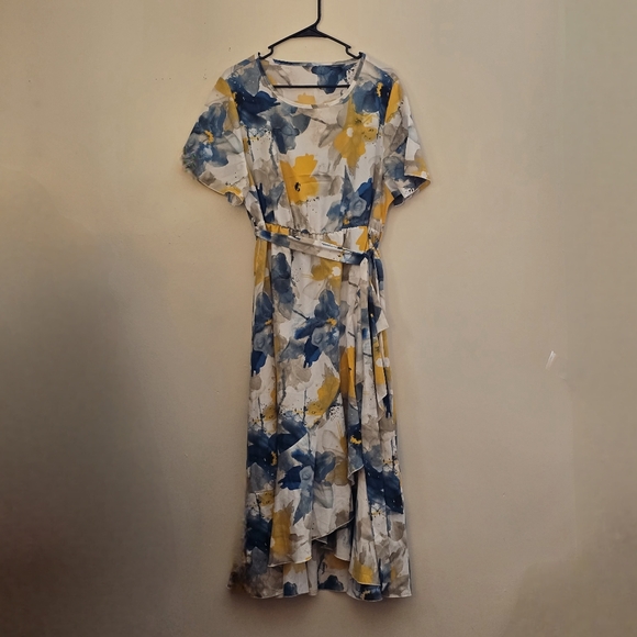 Unbranded Dresses & Skirts - Floral Print Women's Dress